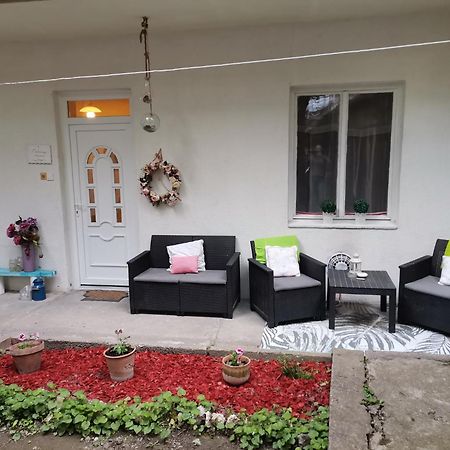 Malomszeg Apartman Pecs Bagian luar foto