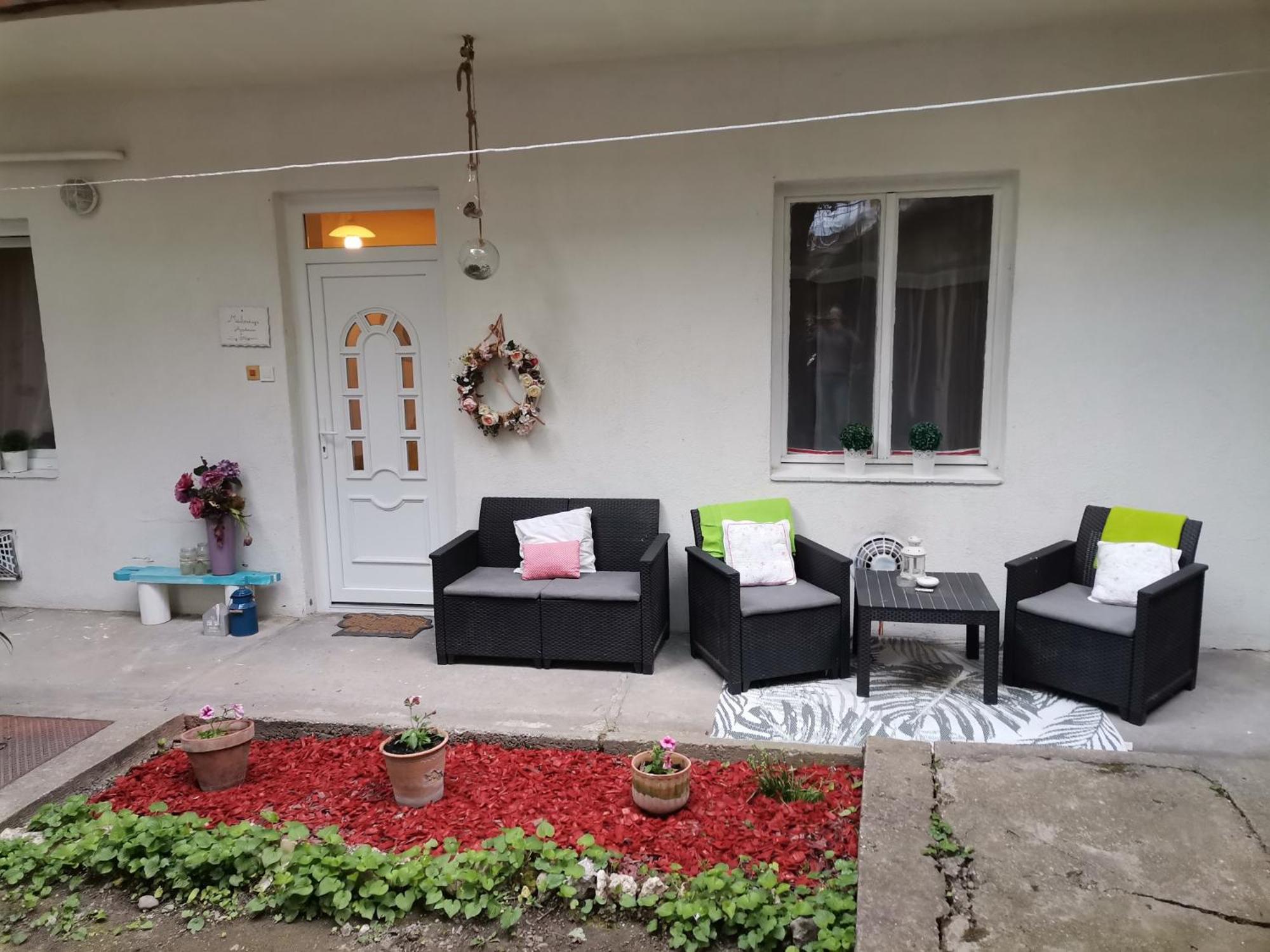Malomszeg Apartman Pecs Bagian luar foto