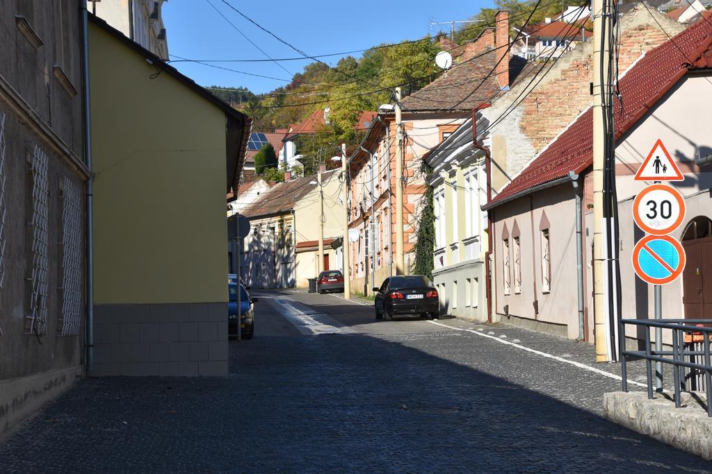 Malomszeg Apartman Pecs Bagian luar foto