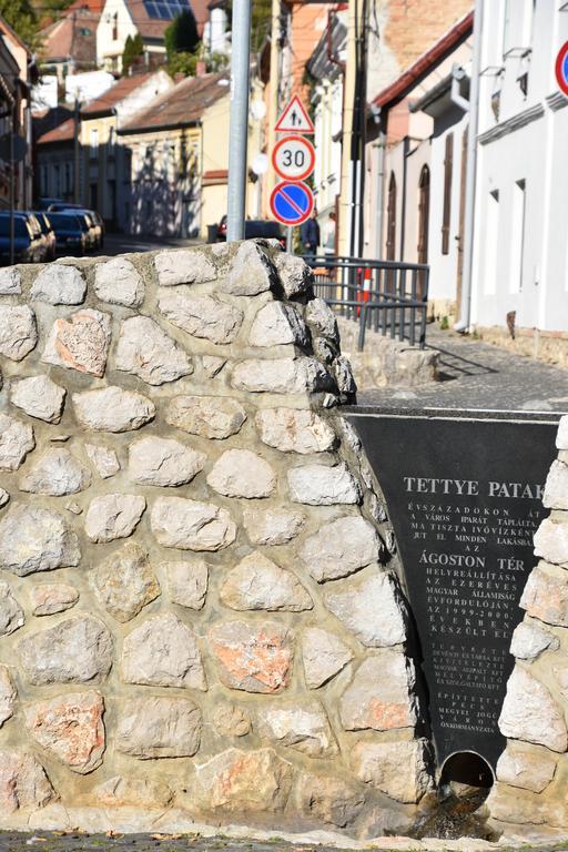 Malomszeg Apartman Pecs Bagian luar foto